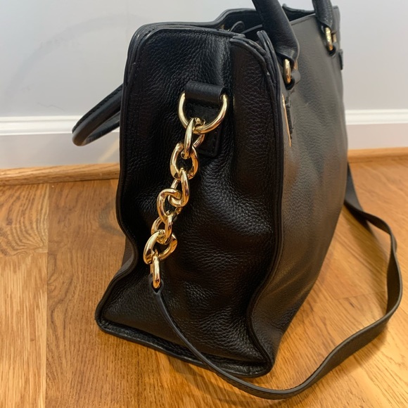 Michael Kors Shoulder Bag Black and Gold - Picture 3 of 8